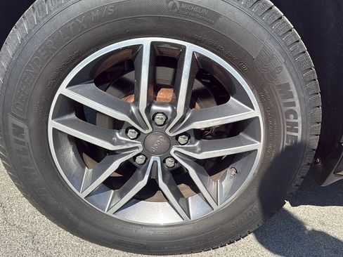 Used 2019 Jeep Grand Cherokee Limited AWD/4WD image 13