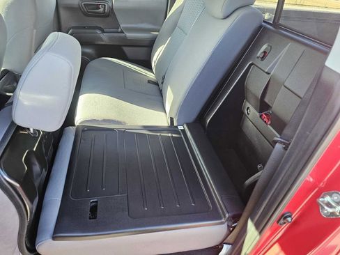 Used 2019 Toyota Tacoma SR w/ SR Convenience Package image 26