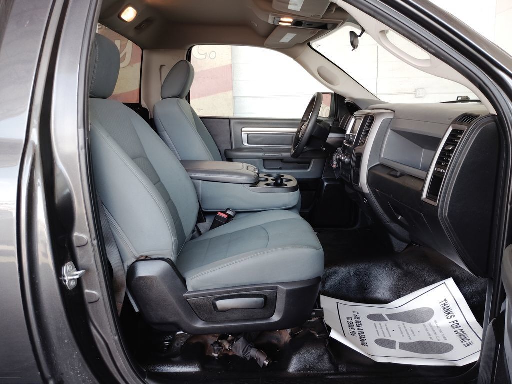 Used 2018 RAM 1500 Express AWD/4WD image 14