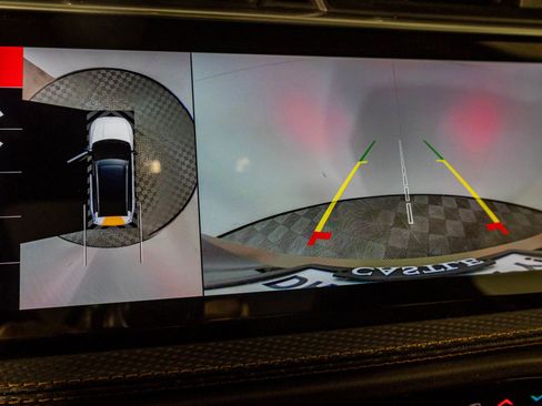 New 2026 Jeep Cherokee Overland image 9