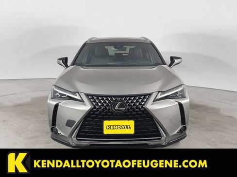 Used 2019 Lexus UX 200 FWD image 2