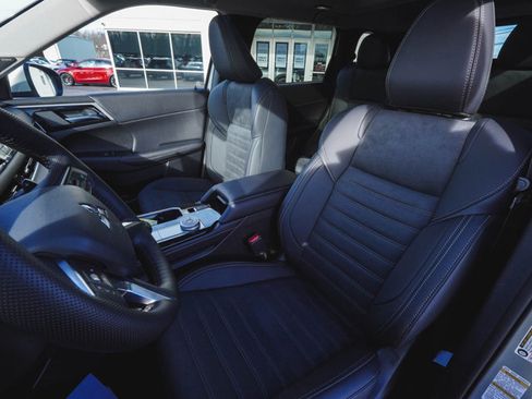 New 2026 Mitsubishi Outlander SE image 33