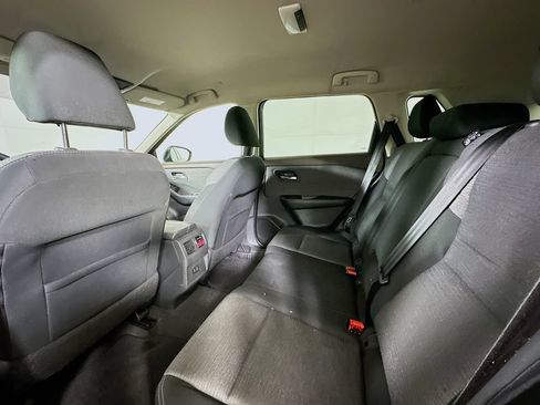 Used 2022 Nissan Rogue SV AWD/4WD image 13