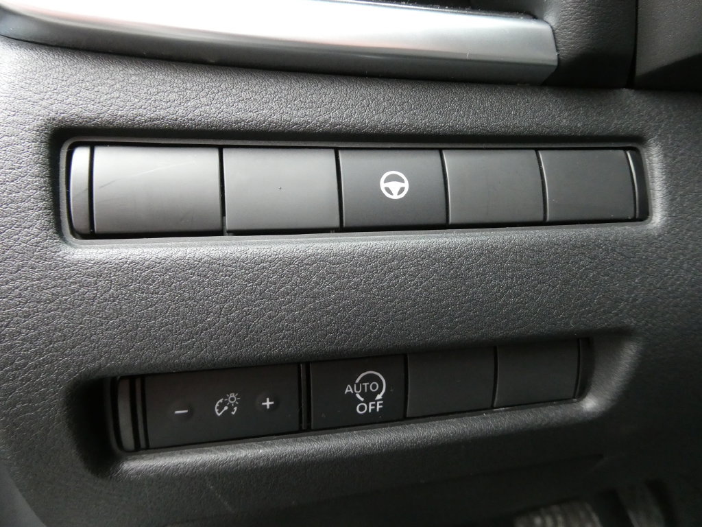 Used 2023 Nissan Rogue SV FWD image 24
