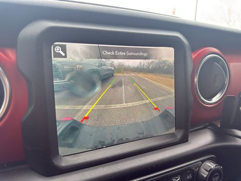 Used 2020 Jeep Gladiator Rubicon image 17