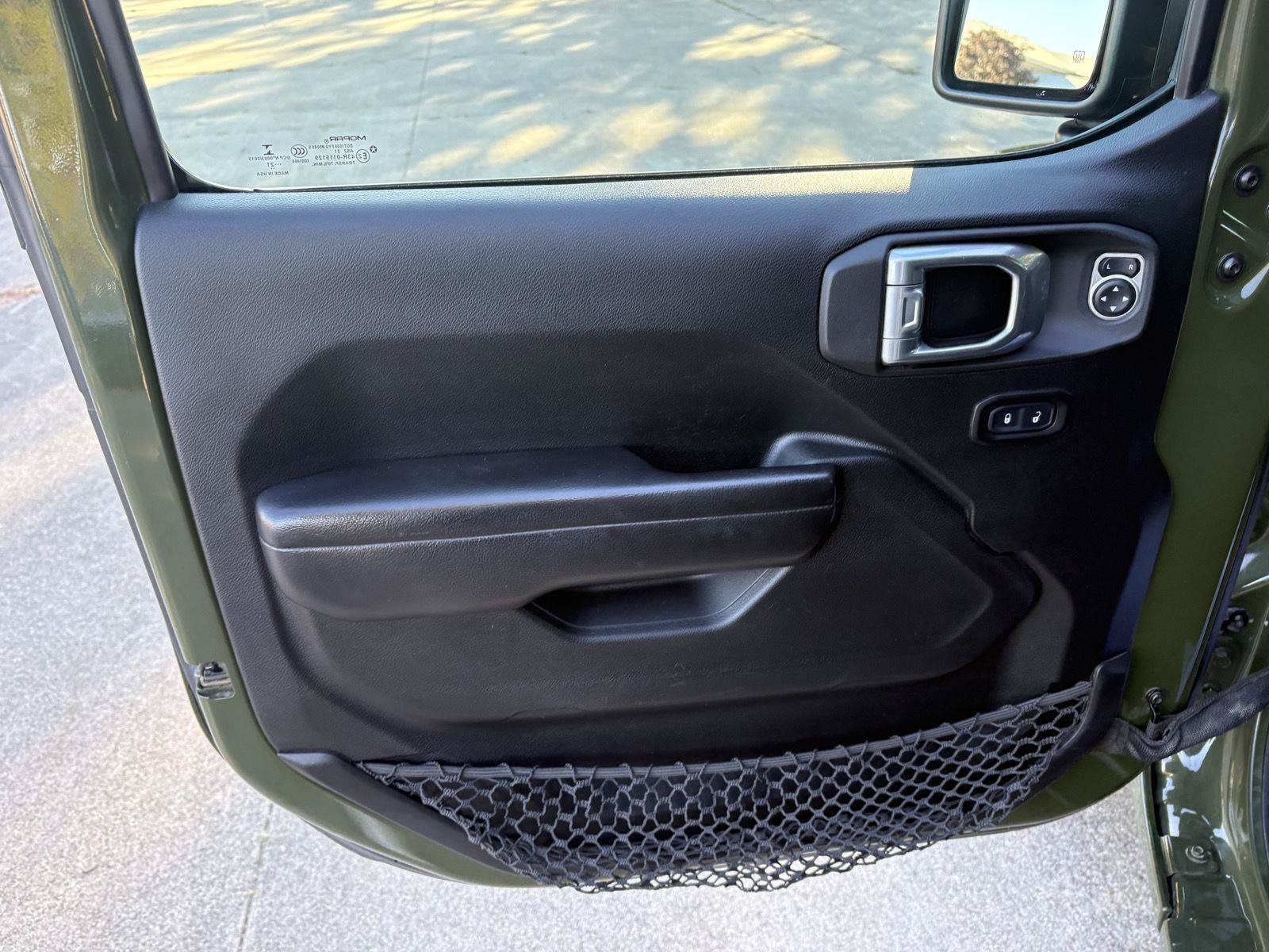 Used 2021 Jeep Gladiator Sport AWD/4WD image 3