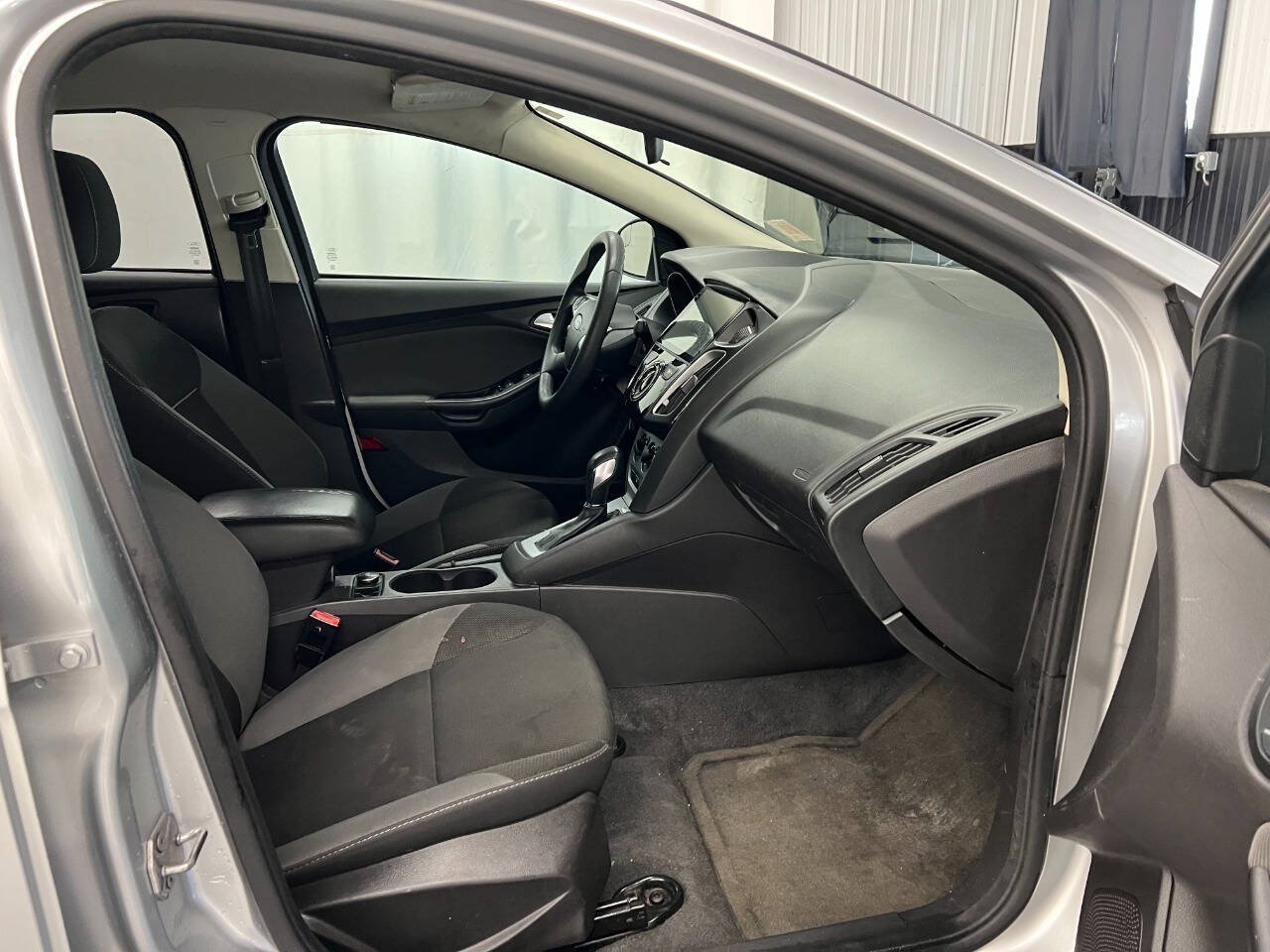Used 2012 Ford Focus SE FWD image 11