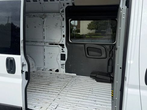 Used 2021 RAM ProMaster 2500 FWD image 25