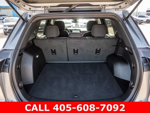 Used 2026 Chevrolet Equinox LT FWD image 12