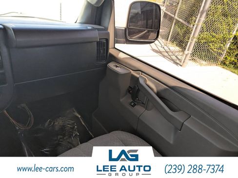 Used 2017 Chevrolet Express 3500 LT w/ LT Preferred Equipment Group image 15