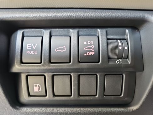 New 2025 Subaru Forester Premium image 25