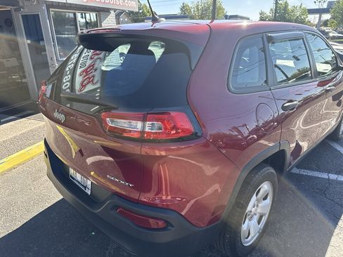 Used 2014 Jeep Cherokee Sport FWD image 8