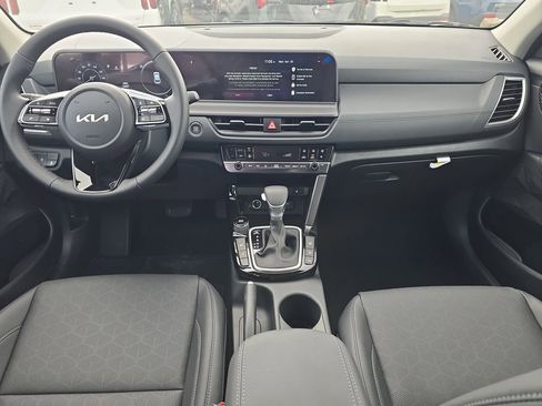 New 2026 Kia Seltos EX FWD image 12
