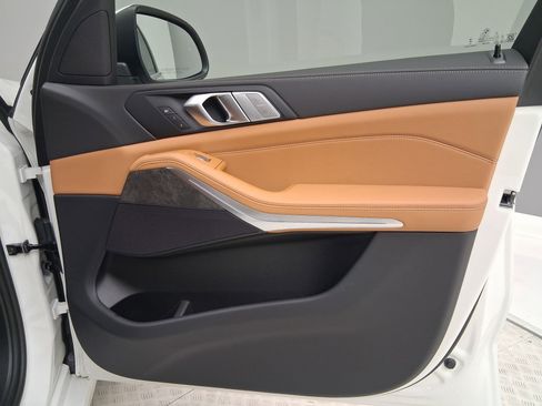 New 2026 BMW X7 xDrive40i w/ Climate Comfort Package image 29