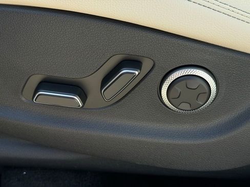 New 2026 Genesis GV70 2.5T Advanced image 27