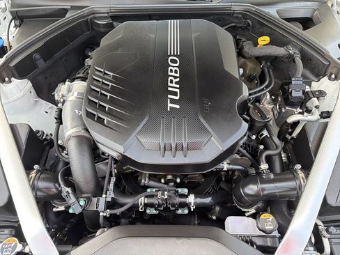 Used 2022 Genesis G70 3.3T RWD image 10