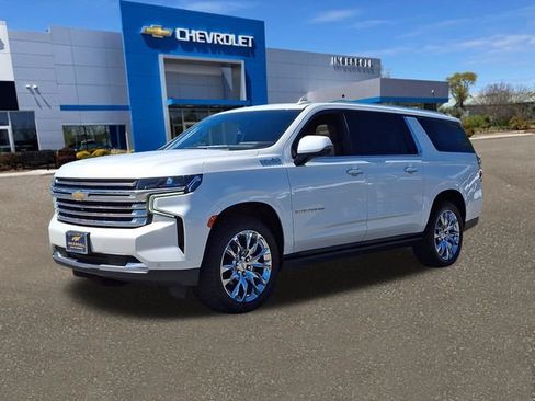 Used 2022 Chevrolet Suburban High Country w/ Max Trailering Package AWD/4WD image 33