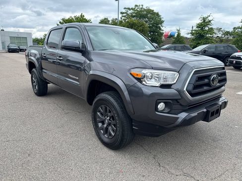 Used 2023 Toyota Tacoma SR5 AWD/4WD image 11