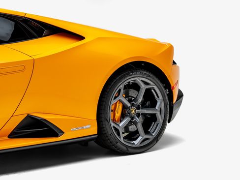 Used 2023 Lamborghini Huracan EVO RWD image 18