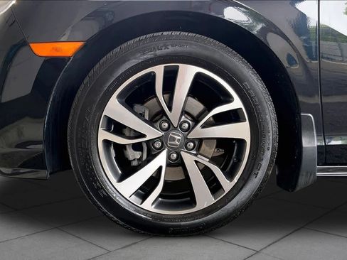 Used 2022 Honda Odyssey Touring image 11