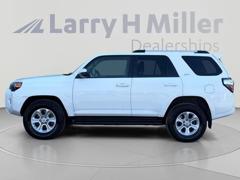 Used 2021 Toyota 4Runner SR5 AWD/4WD image 2