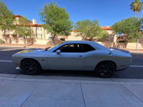 Used 2019 Dodge Challenger R/T image 12