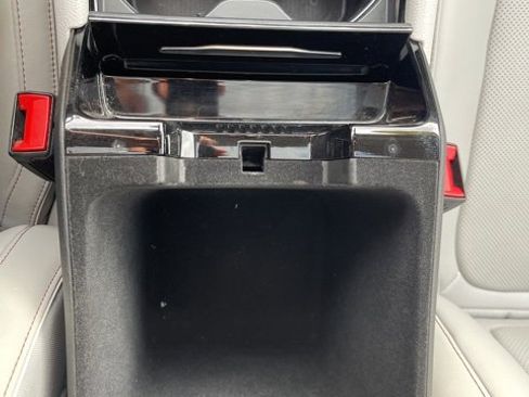 Used 2023 Jeep Grand Cherokee Overland image 14