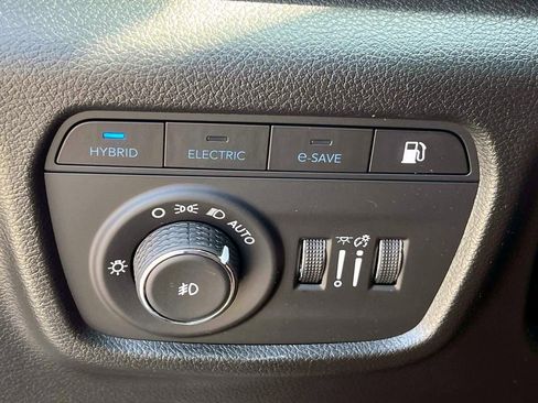 Used 2023 Jeep Grand Cherokee 4WD 4xe w/ Luxury Tech Group II image 21