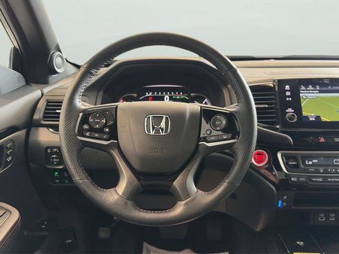 Used 2024 Honda Passport Black Edition image 12