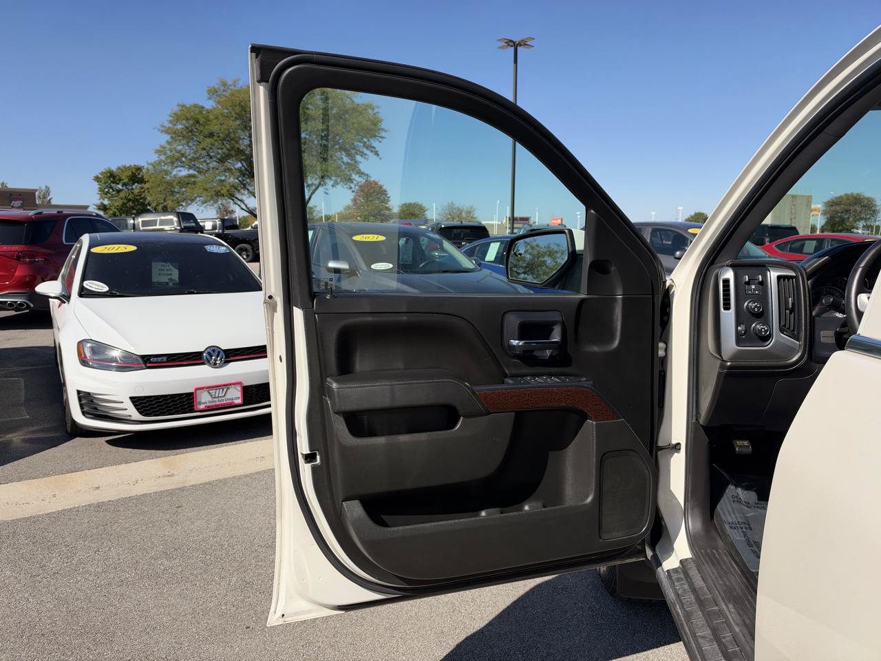 Used 2014 GMC Sierra 1500 SLE w/ SLE Value Package AWD/4WD image 11