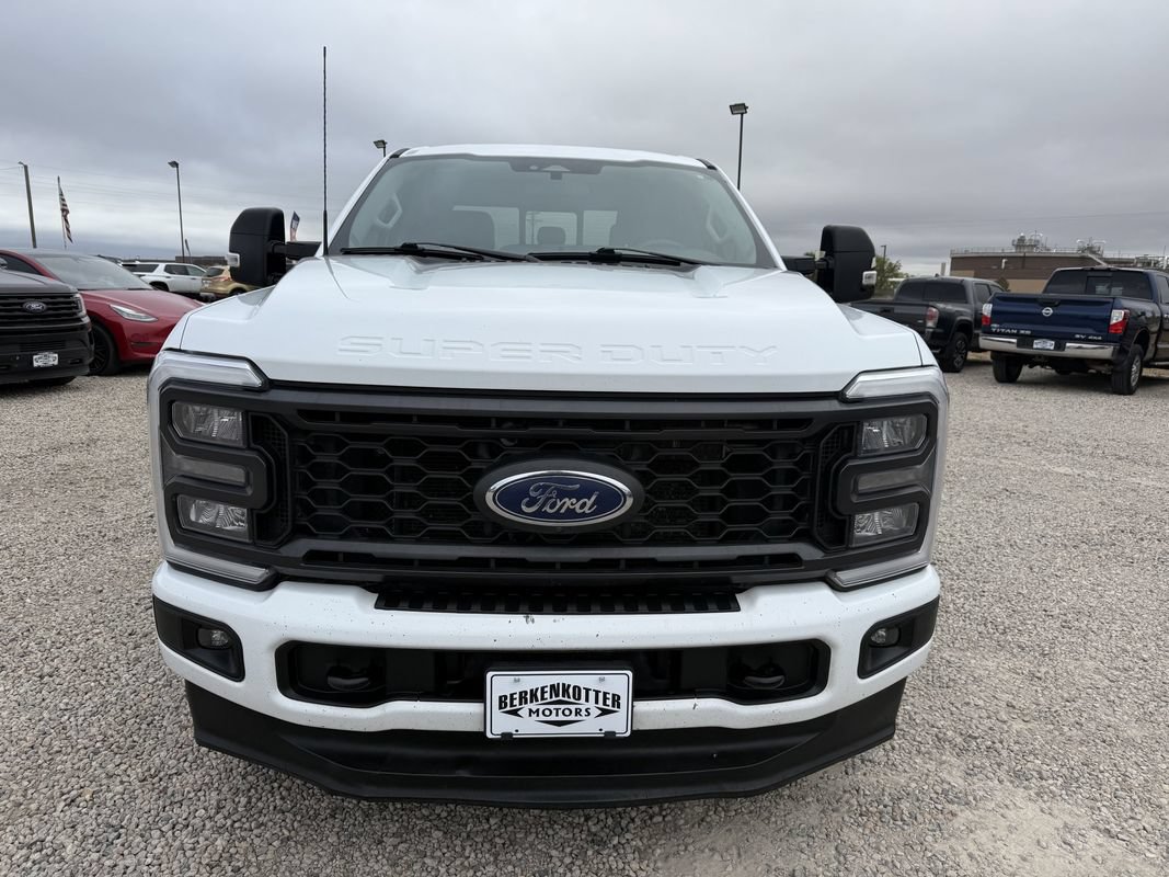 Used 2024 Ford F250 XL w/ STX Appearance Package AWD/4WD image 3