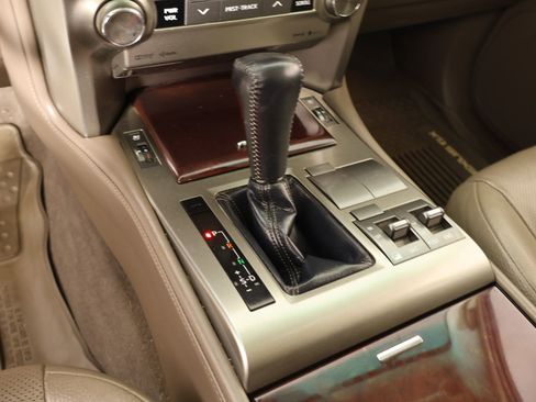 Used 2018 Lexus GX 460 Premium w/ Premium Package image 8