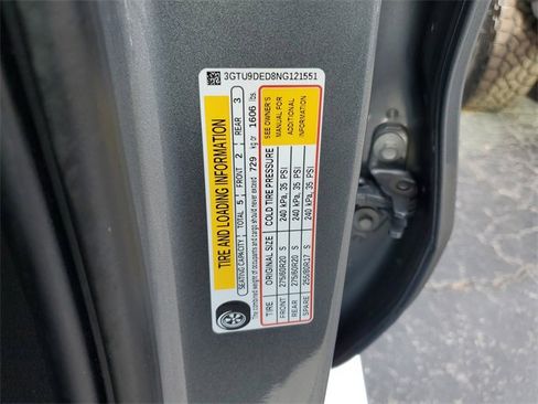 Used 2022 GMC Sierra 1500 SLT w/ SLT Premium Plus Package image 34