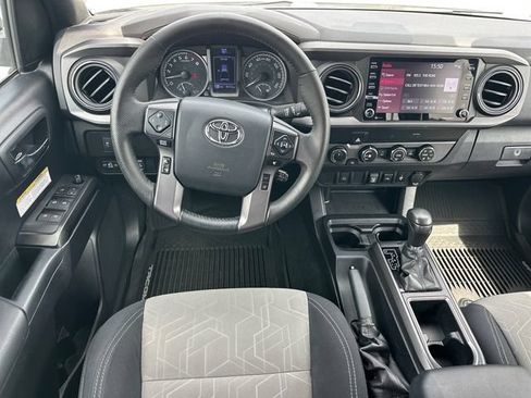 Used 2020 Toyota Tacoma TRD Off-Road AWD/4WD image 10