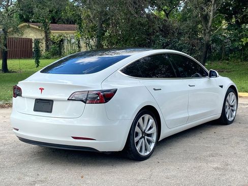 Used 2020 Tesla Model 3 Standard Range Plus image 7
