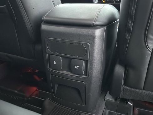 Certified 2022 Ford Explorer Platinum w/ Technology Package image 26