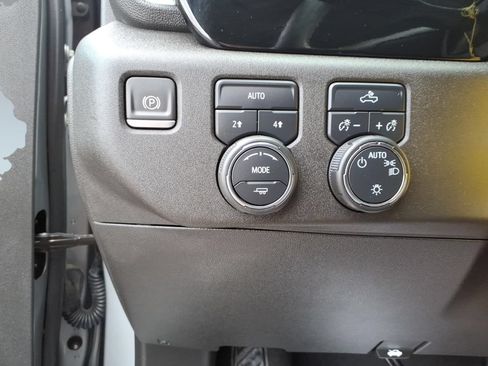 Used 2023 Chevrolet Silverado 1500 LT AWD/4WD image 17