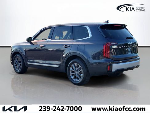 Certified 2025 Kia Telluride LX FWD image 4