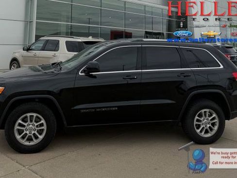 Used 2018 Jeep Grand Cherokee Laredo AWD/4WD image 1