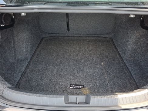 Certified 2023 Volkswagen Jetta SE w/ Panoramic Sunroof Package FWD image 30