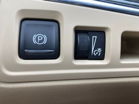 Used 2019 Cadillac XT5 FWD image 24
