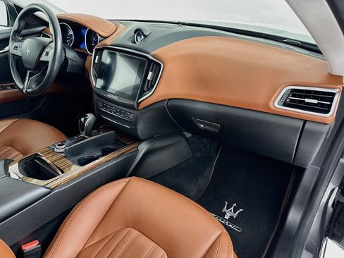 Used 2018 Maserati Ghibli S GranLusso AWD/4WD image 31