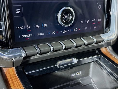 Certified 2025 GMC Yukon Denali AWD/4WD image 14