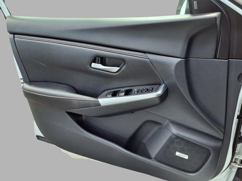 Used 2023 Nissan Sentra SR w/ SR Premium Package FWD image 19