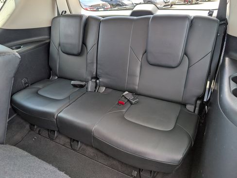 Used 2021 Nissan Armada SV w/ SV Appearance Package RWD image 12