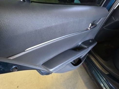 Used 2019 Toyota Camry SE FWD image 17