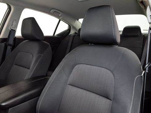 Used 2022 Nissan Altima 2.5 SV FWD image 11