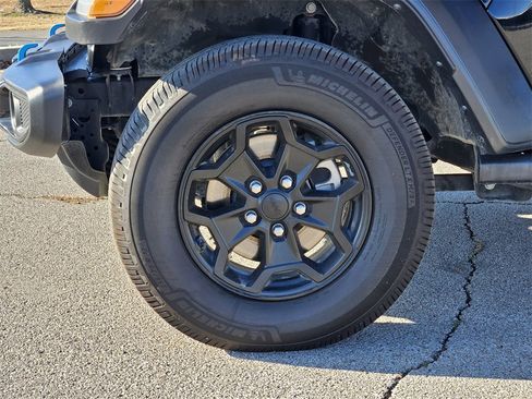 Used 2023 Jeep Wrangler Unlimited w/ Cold Weather Group image 9