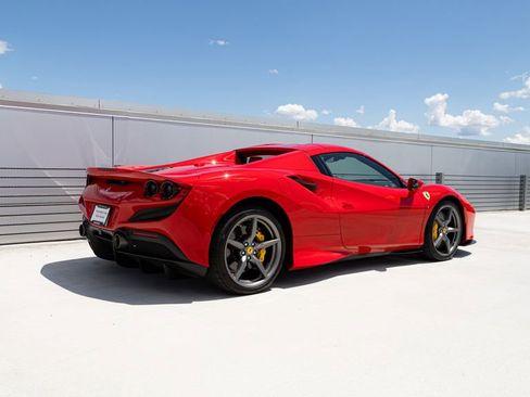 Used 2023 Ferrari F8 Tributo RWD image 31