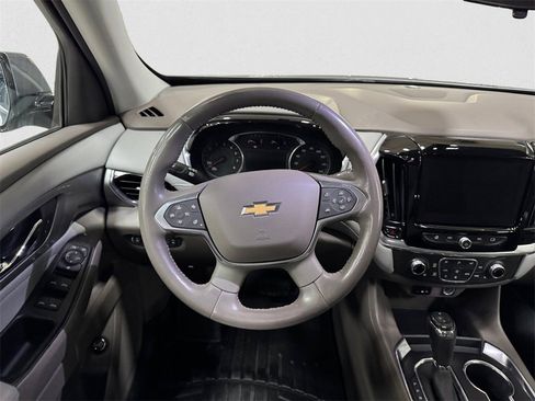 Used 2020 Chevrolet Traverse LT w/ Driver Confidence II Package image 12